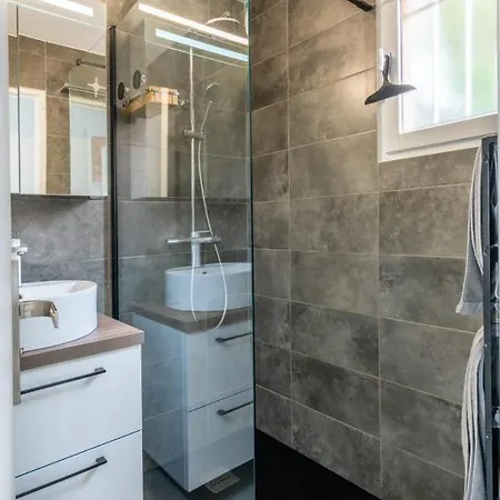 Ac With Sea View And Pool 5min Beach Apartman *